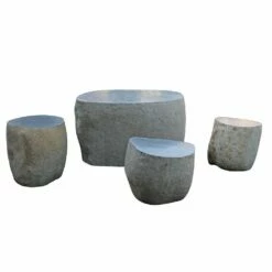 Massiver Steinhocker Aus Flussstein Für Draußen - Osaka